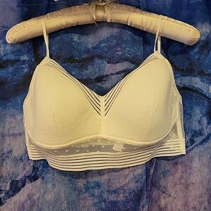 Elegant White Women's Intimate Bra